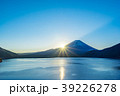 【山梨県】本栖湖 39226278