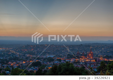 サン・ミゲル・デ・アジェンデ　夕暮れ 39226921