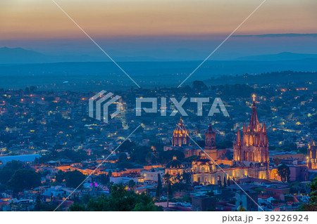 サン・ミゲル・デ・アジェンデ　夕暮れ 39226924