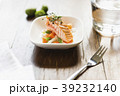 fresh little salad with salmon and sprouts 39232140