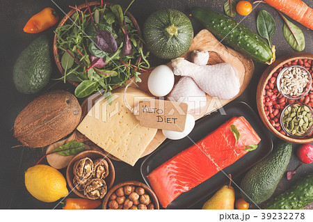 Balanced low-carb food background Balanced low-carb food background 39232278