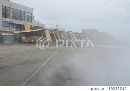 砂浜にたちこめる湯気〜砂蒸し温泉（鹿児島県指宿市） 39235312