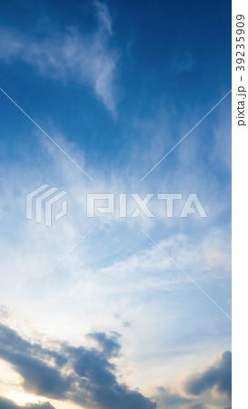 3月の空と雲 縦 3月の空と雲 縦 39235909