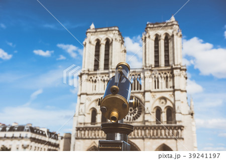 Telescope overlooking for Notre Dame 39241197