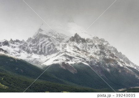 Fitz Roy region, Patagonian Andes. 39243035