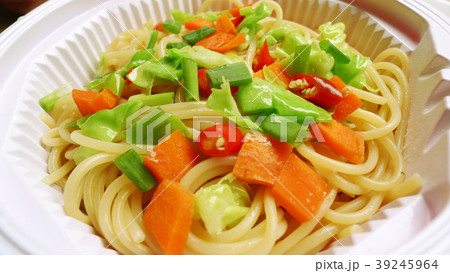 即席麺 即席ラーメン インスタント蕎麦 39245964