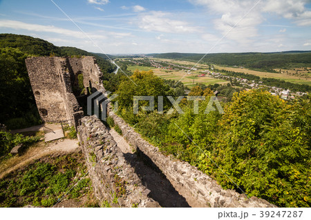Ruins of Castle Nevytske in Transcarpathian region 39247287
