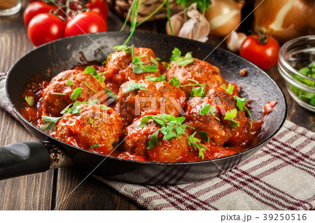 Pork meatballs with spicy tomato sauce Pork meatballs with spicy tomato sauce 39250516