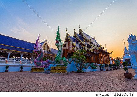 beautiful wat Ban Den in twilight 39253048
