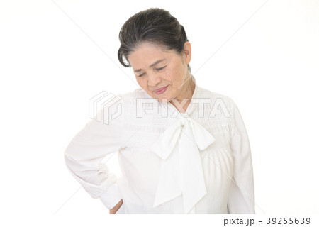 リラックスした年配者 39255639