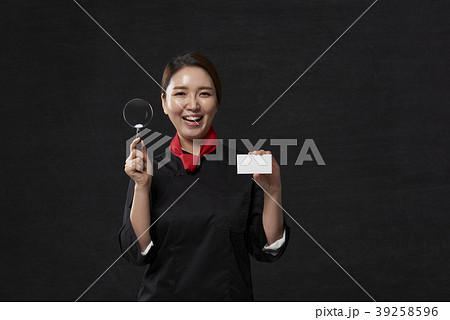 若い女性 韓国人 シェフ 39258596
