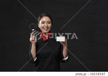 若い女性 韓国人 シェフ 39258597