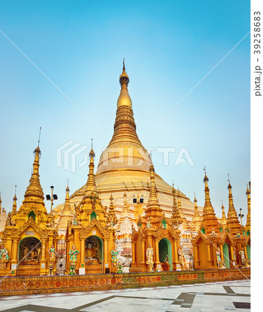 Shwedagon pagoda in Yangon. Myanmar. Shwedagon pagoda in Yangon. Myanmar. 39258683