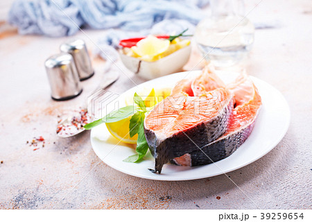 salmon 39259654