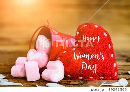 8 March Happy Women's Day message  39261596