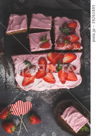 St.Valentine's Day Cake for breakfast  39262895