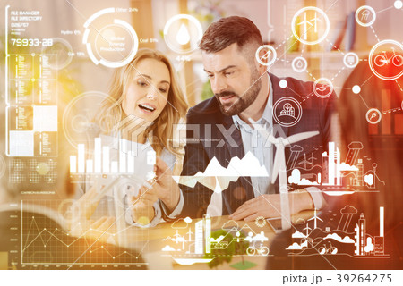 Enthusiastic engineer explaining new project to Enthusiastic engineer explaining new project to 39264275