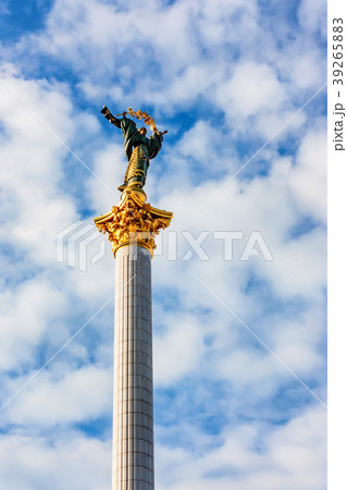 Independence column in Kiev against blue sky Independence column in Kiev against blue sky 39265883