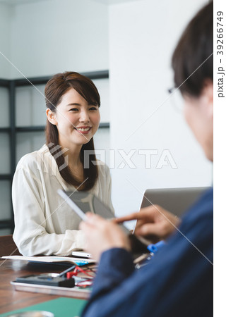 カジュアルビジネスイメージ カジュアルビジネスイメージ 39266749