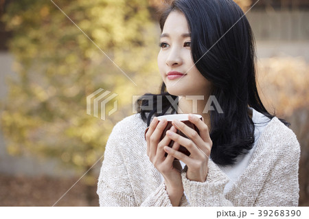 マグカップ 女性 女 39268390