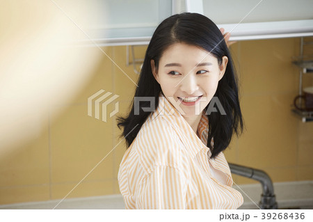笑顔 微笑 微笑み 39268436