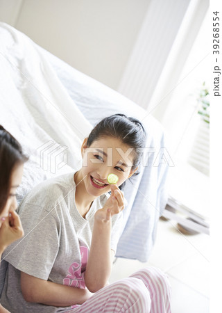 笑顔 微笑 微笑み 39268554