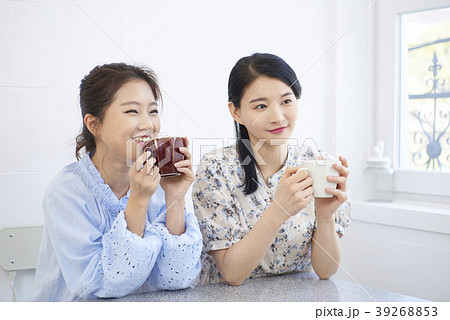 マグカップ 女性 女 39268853