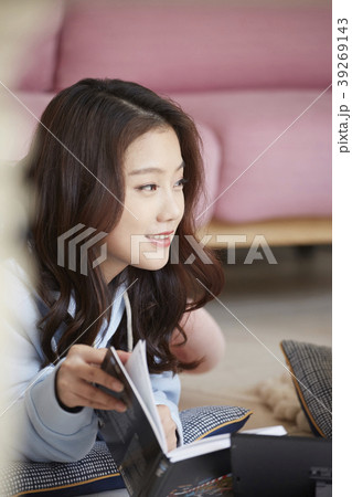 1 1 若い女性 39269143
