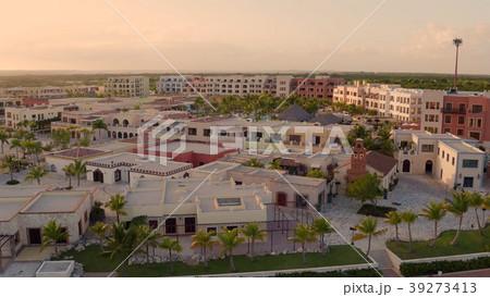 The shore of the sea from a bird's eye view The shore of the sea from a bird's eye view 39273413
