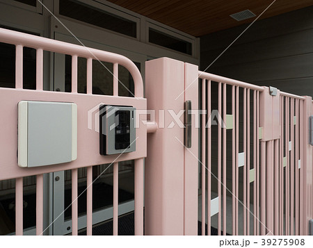保育施設の門 39275908
