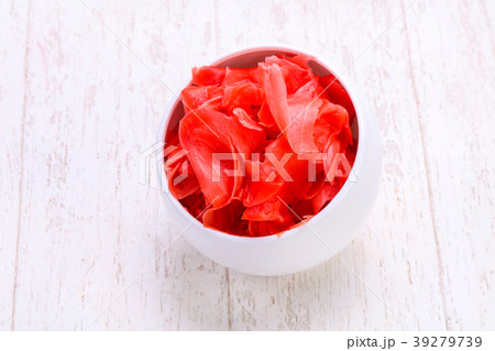 Pickled ginger in the bowl 39279739