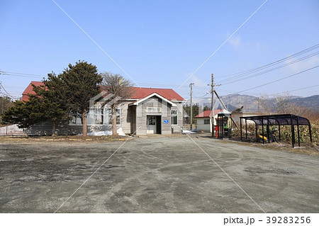 室蘭本線・静狩駅 39283256