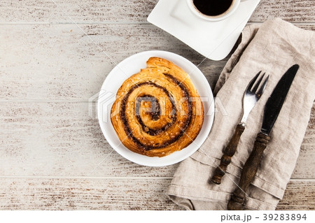 Traditional cinnamon rolls 39283894