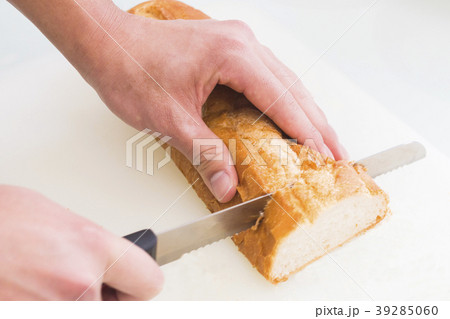 フランスパン 調理 輪切り 39285060