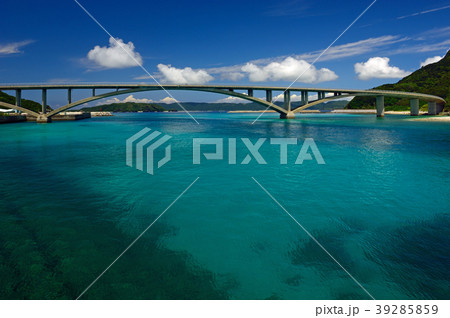 沖縄県島尻郡 阿嘉島 阿嘉大橋の写真素材