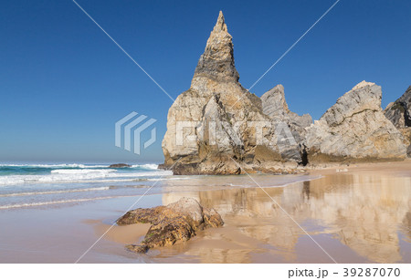 Praia da Ursa beach with rocks in Portugal 39287070