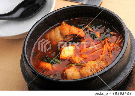 韓国料理　豚足チゲ 39292438