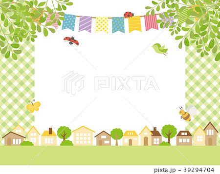 新緑の季節の街並み 39294704