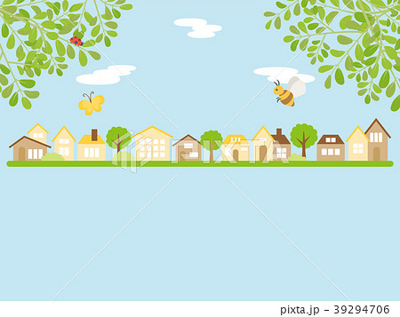 新緑の季節の街並み 39294706