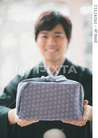 Montsuki-hakama 39297311