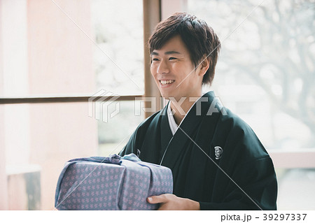 Montsuki-hakama 39297337