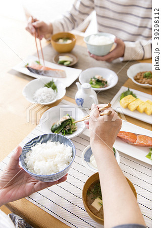 和食の朝食 39298112