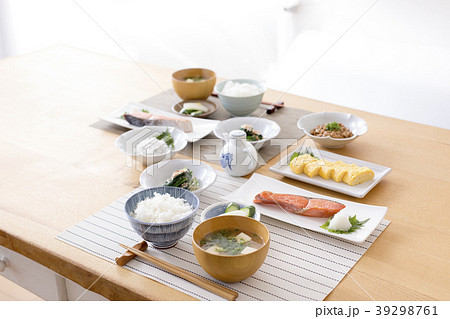 和食の食卓 39298761