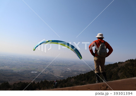 テイクオフ、パラグライダー筑波連山 テイクオフ、パラグライダー筑波連山 39301394