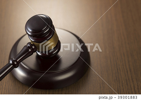 裁判イメージ オークションハンマー 裁判イメージ オークションハンマー 39301883