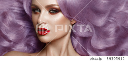 Beautiful woman in a Hollywood manner with color 39305912