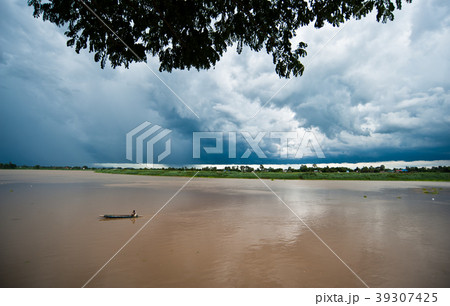 the beautiful cloud sky landscape with river the beautiful cloud sky landscape with river 39307425