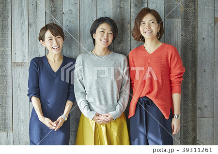 女性　ポートレート 39311261