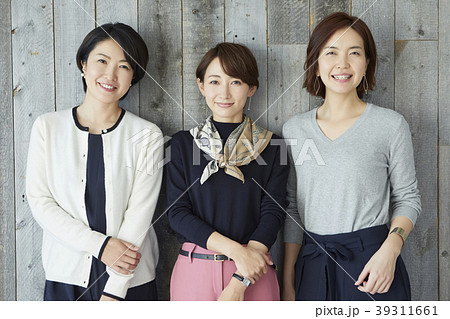 女性　ポートレート 39311661