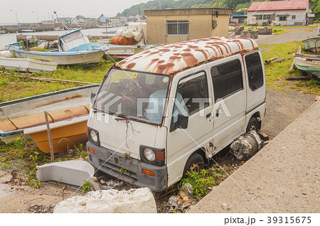 塩害で錆びて廃車になった軽自動車 39315675